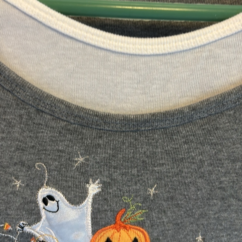 HALLOWEEN L/S GREY HEATHERED TEE SHIRT WHITE BUILT IN COLLAR & BOTTOM HEM - Picture 4 of 5